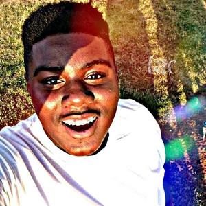 Meet your Posher, Devontae